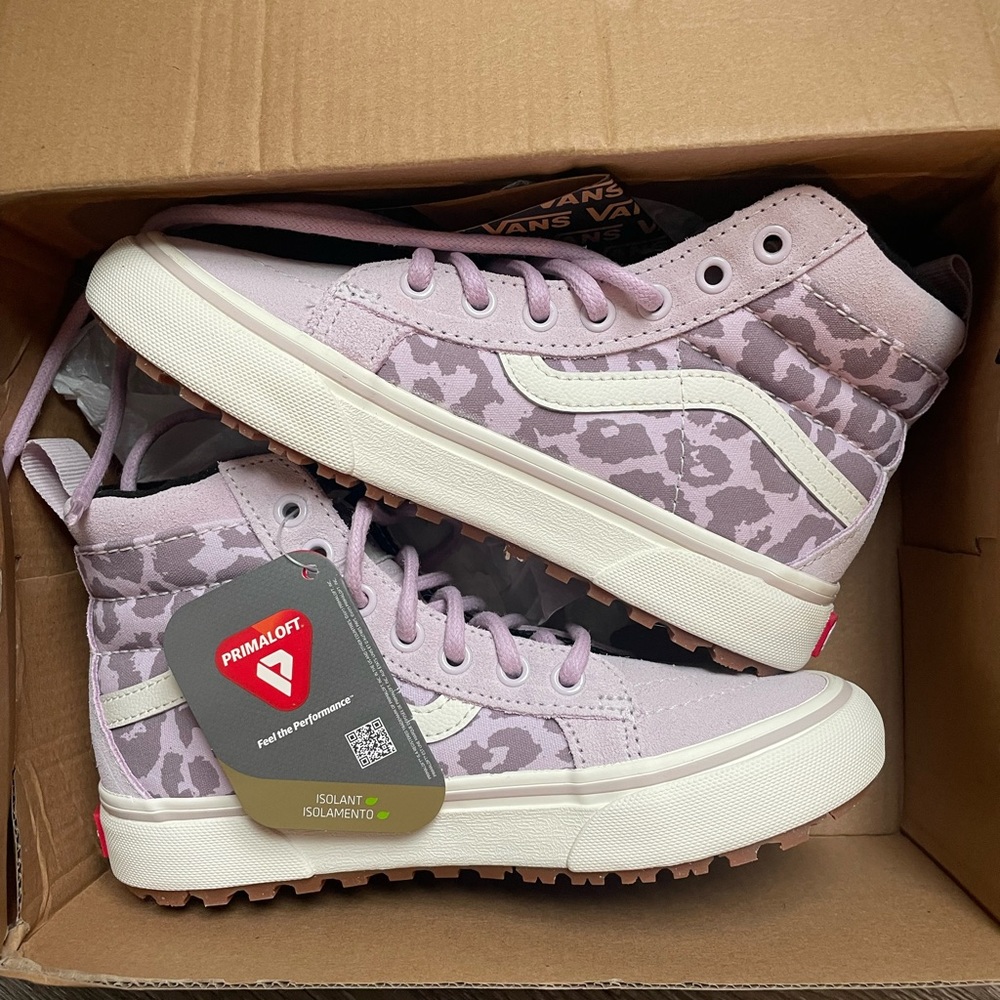 NWT Van’s Girls Sk8 Hi shoes.